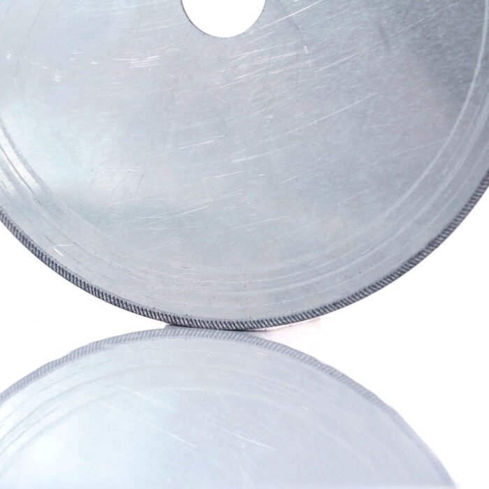 Diamond oblique tooth saw blade
