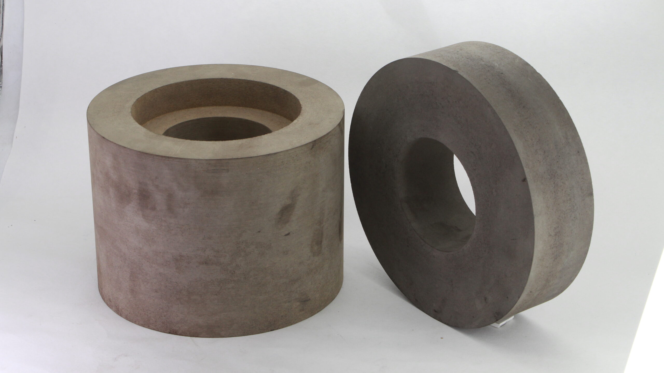 Rubber regulating wheel