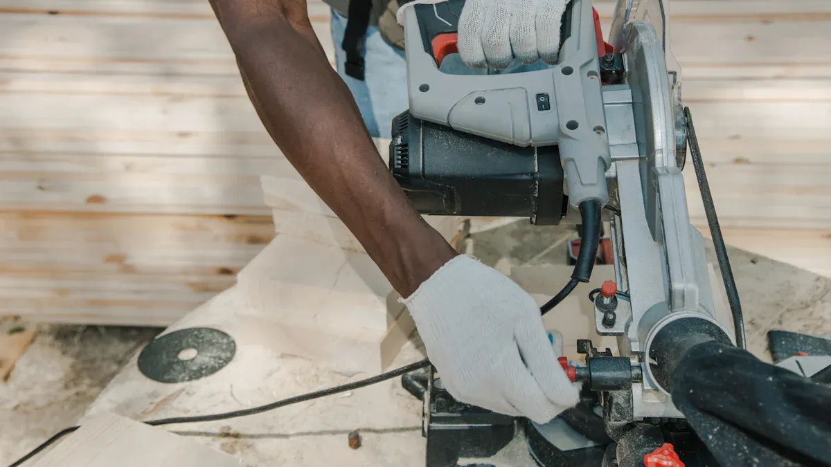 The right tools for cutting wood