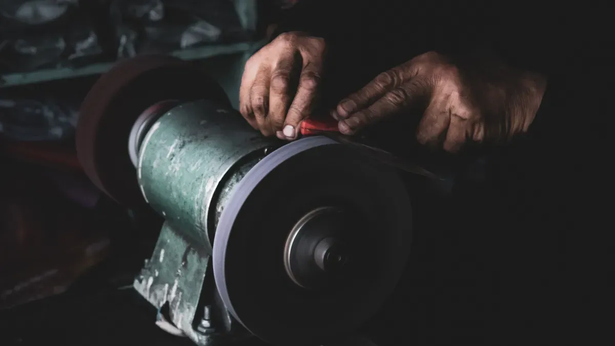 How Self-Sharpening Grinding Wheels Work